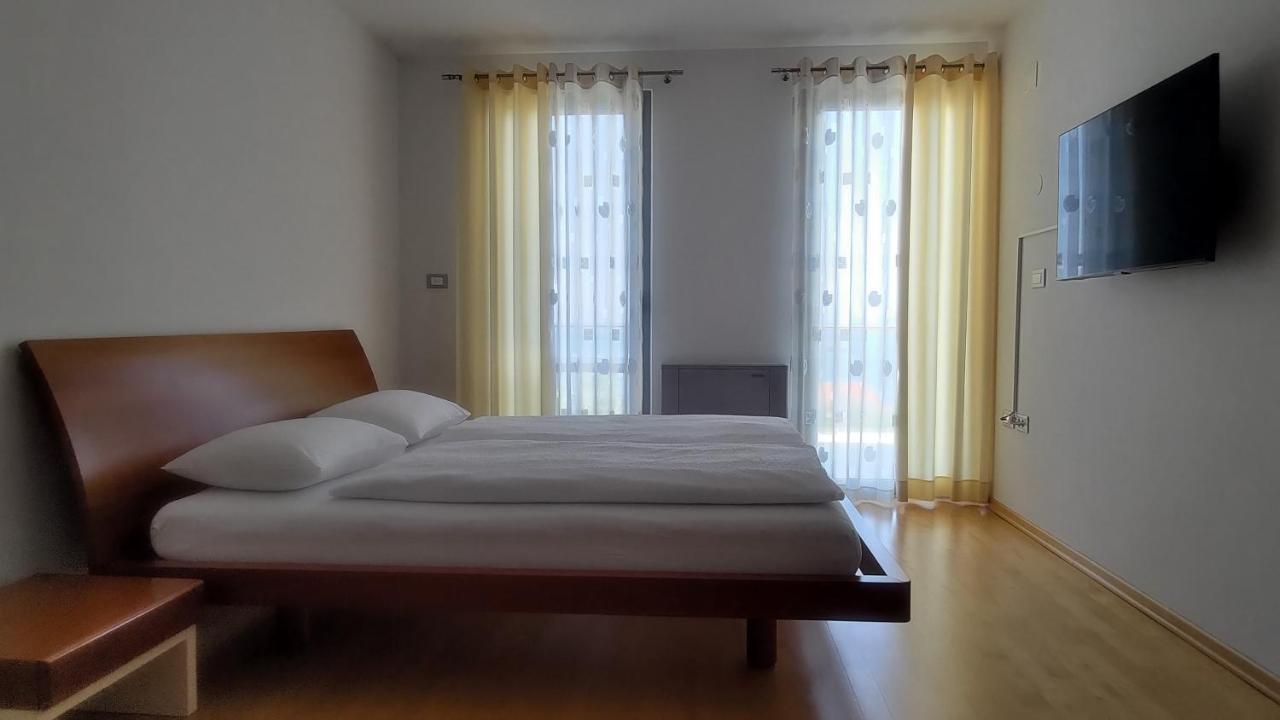 Apartmaji Palea Izola Ngoại thất bức ảnh