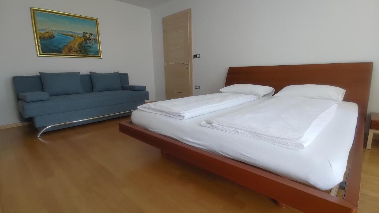 Apartmaji Palea Izola Ngoại thất bức ảnh